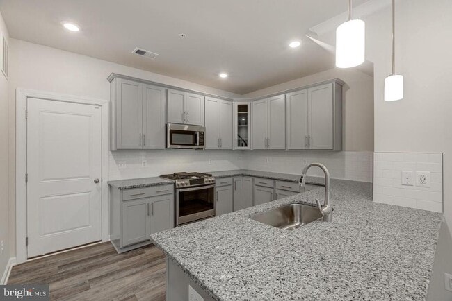 Building Photo - 22494 Radford Point Ter