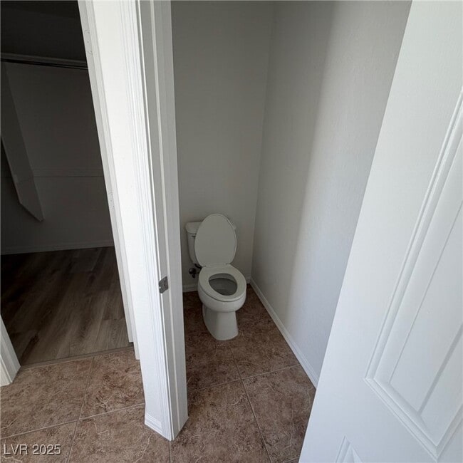 Building Photo - 6842 Feral Dove St