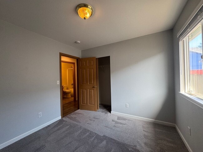 Building Photo - Beautiful One Story House - 3 bed in Spanaway!