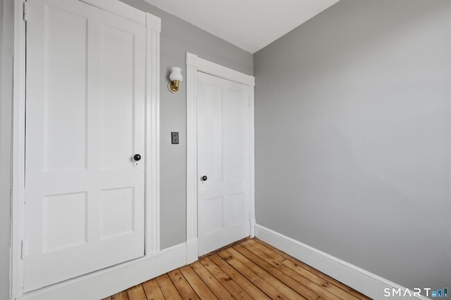 Building Photo - 43 Dunham St