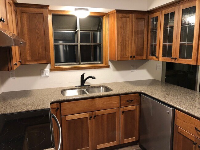 Building Photo - 21500 Lees Ct