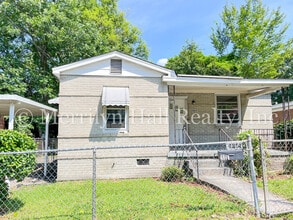 Building Photo - Cute Historic Bungalow Near Columbia College!