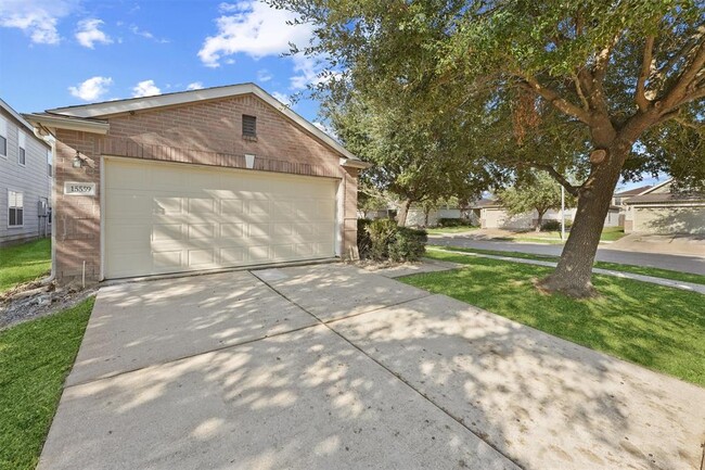 Building Photo - 15559 Liberty Cypress Ct