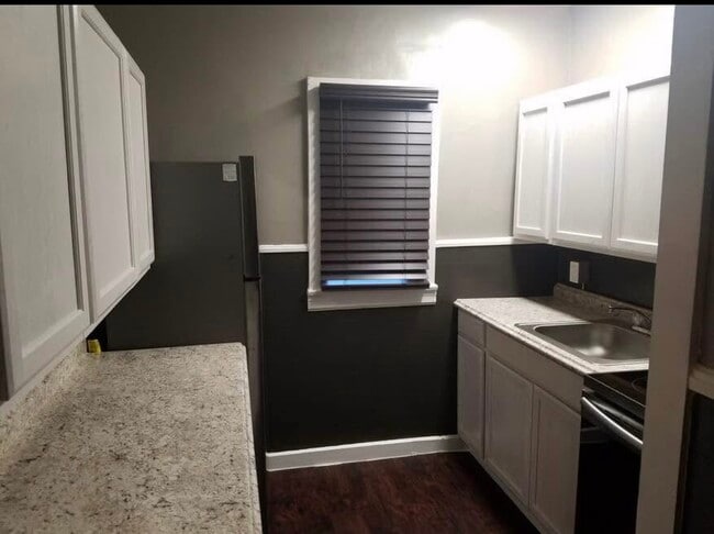 Kitchen - 169 Paddock St