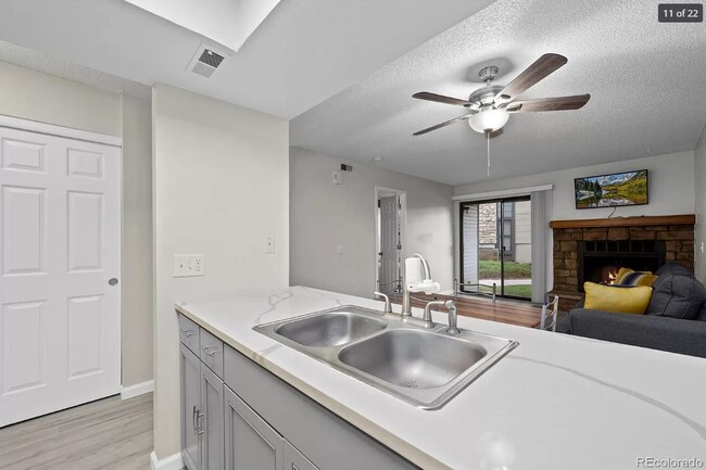 Building Photo - 497 S Memphis Way