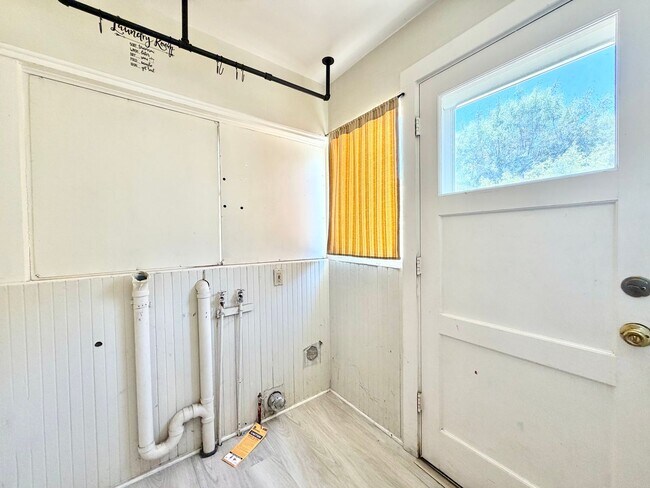 Building Photo - Charming 3 Bedroom Home with Included Landscaping, Spacious Backyard & Carport