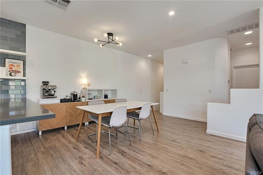 Building Photo - 922 S Country Glen Way