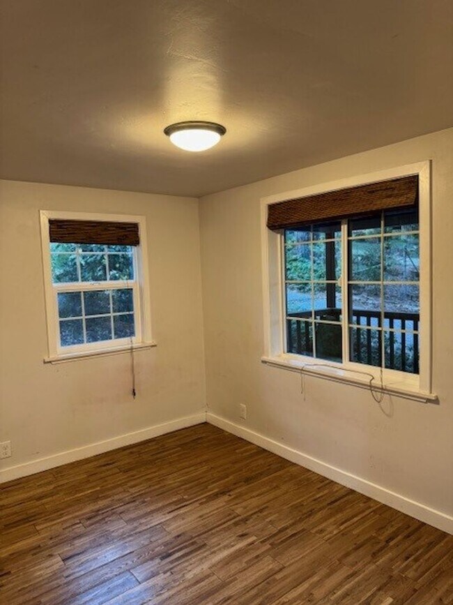 Building Photo - 14138 Edgewood Dr