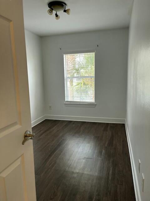 Building Photo - 77 Talon Ct