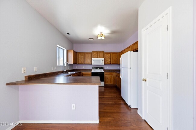 Building Photo - 10950 W Royal Palm Rd