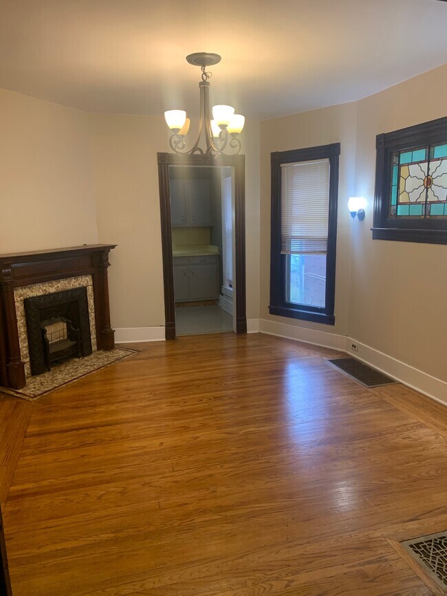 Dining Room - 695 West Ave