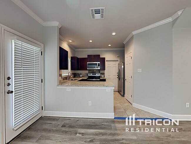 Building Photo - 4007 Anton Dr