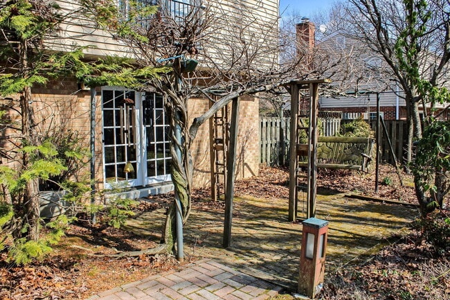 Building Photo - 1117 Ellingwood Dr