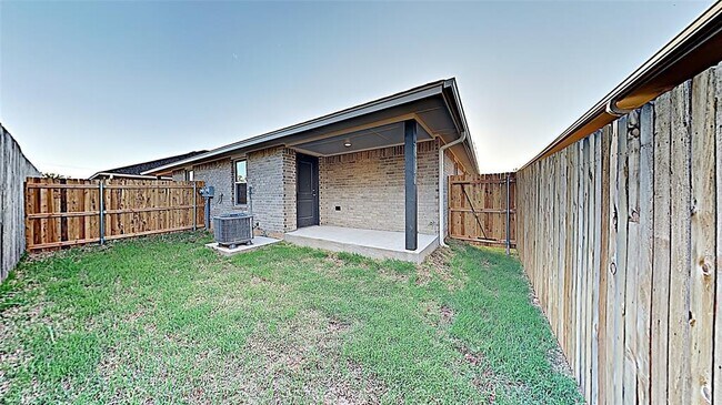 Building Photo - 5012 Avion Ct