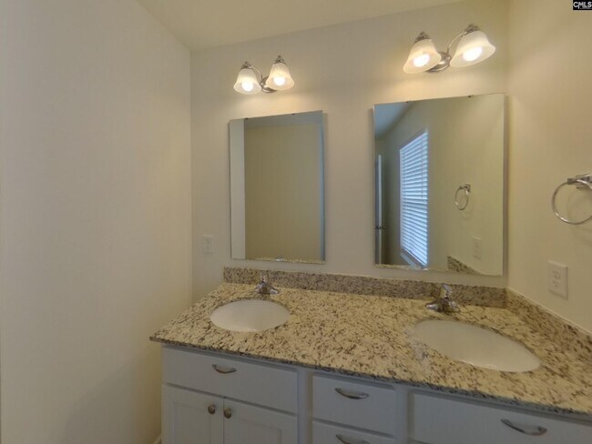 Building Photo - 1073 Crescent Moon Lp