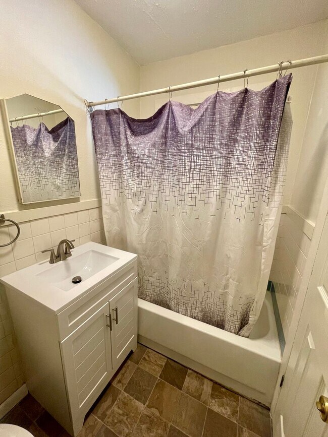 Building Photo - Swope - 407-409