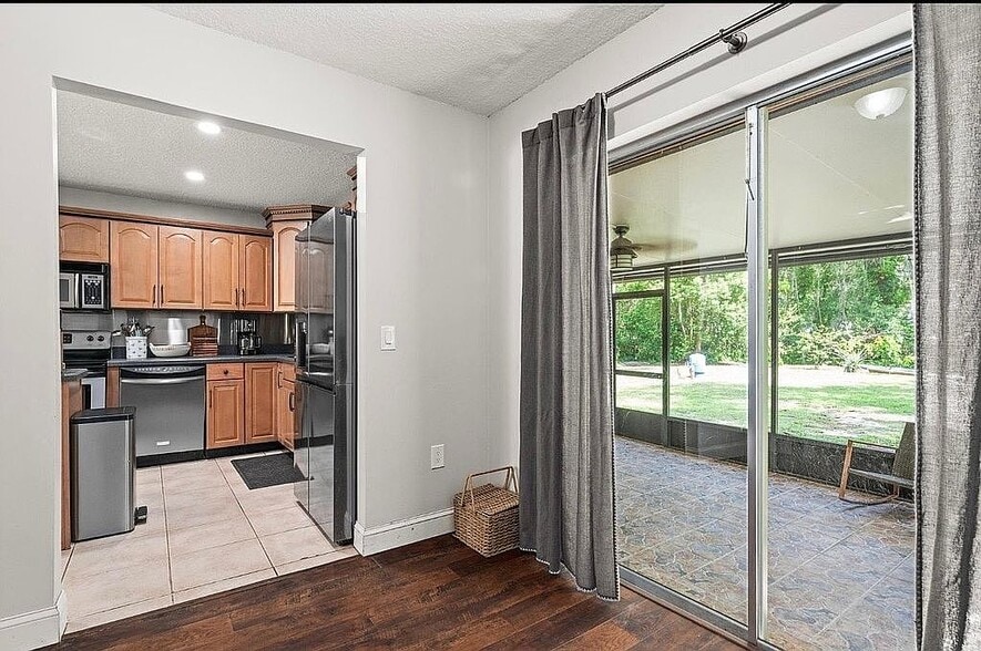 Building Photo - 9781 Lake Georgia Dr