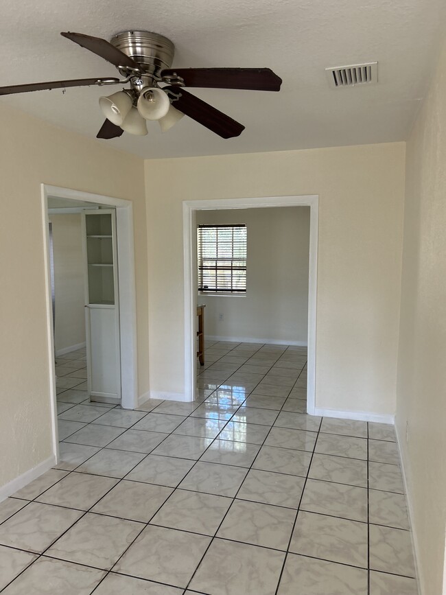 Building Photo - 327 NW 59th Terrace