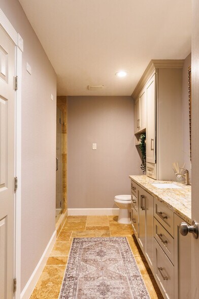 Building Photo - 15818 Val Vista Dr