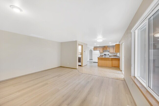 Building Photo - NO SHOWINGS AT THIS TIME~ 5 Bedrooms ( one brm is on main floor) and 4 bathrooms (2 are on main f...