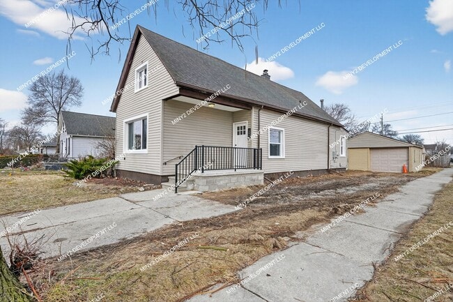 Building Photo - Completely Renovated 4-Bedroom Home in Warren!