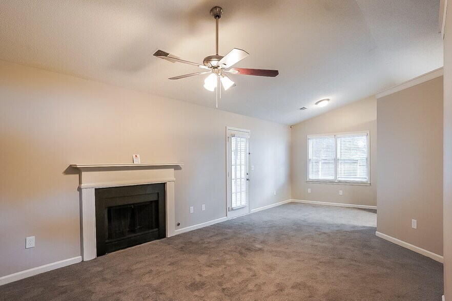 Building Photo - 76 Villa Rosa Dr