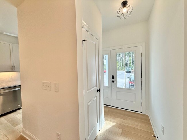 Building Photo - Newly Built 4BD, 3.5BA Northeast Raleigh T...
