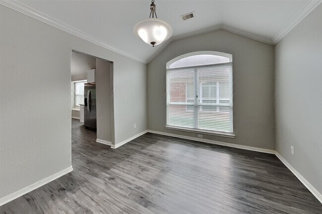 Building Photo - 6431 Hardwood Dale Way Dr