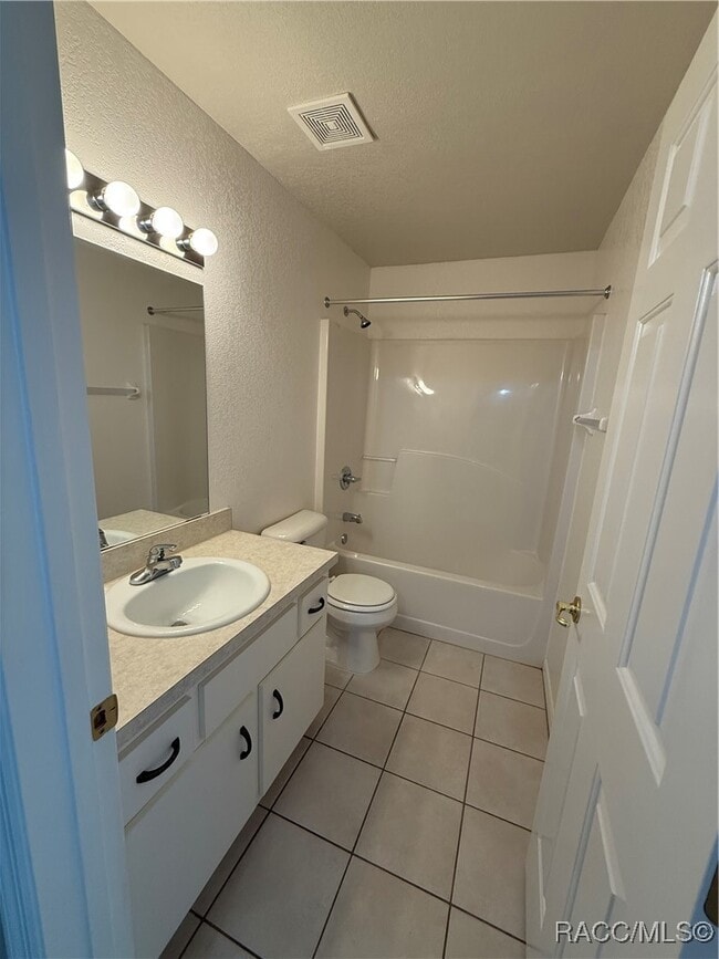 Building Photo - 1153 N Lion Cub Point