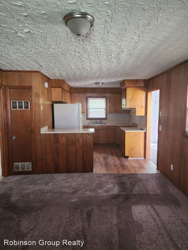 Building Photo - 3 br, 1.5 bath House - 108 Jenkins St