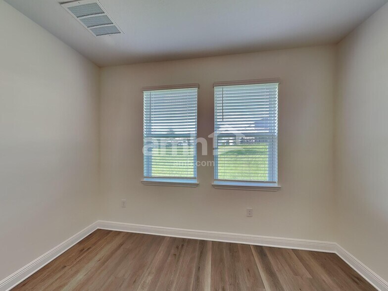 Building Photo - 3775 Lake Bluff Loop