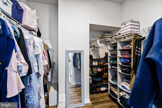 Building Photo - 18 Rome Wy