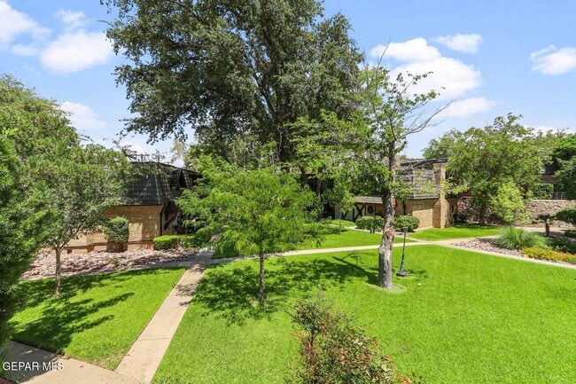 Building Photo - 350 Thunderbird Dr