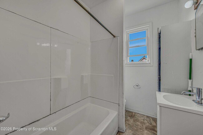 Building Photo - 439 Wheeler Ave