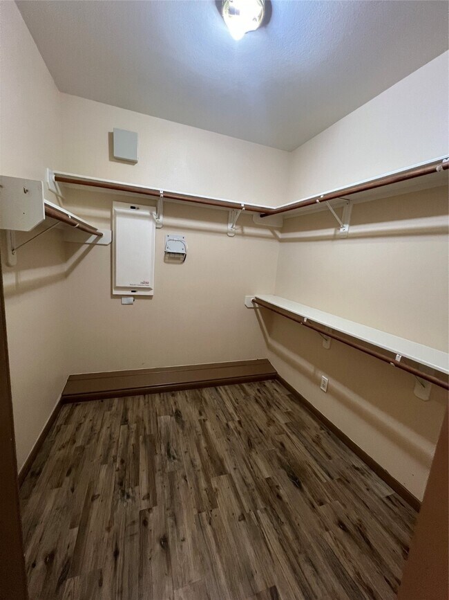 Building Photo - 11718 Short Trail Ln