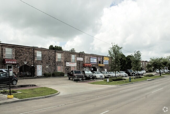 Building Photo - Diho Apartments II