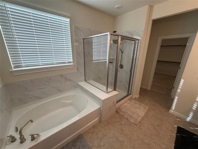 Building Photo - 228 Regatta Trl