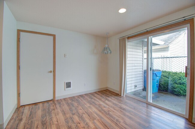 Building Photo - 192nd Area Single Level Home