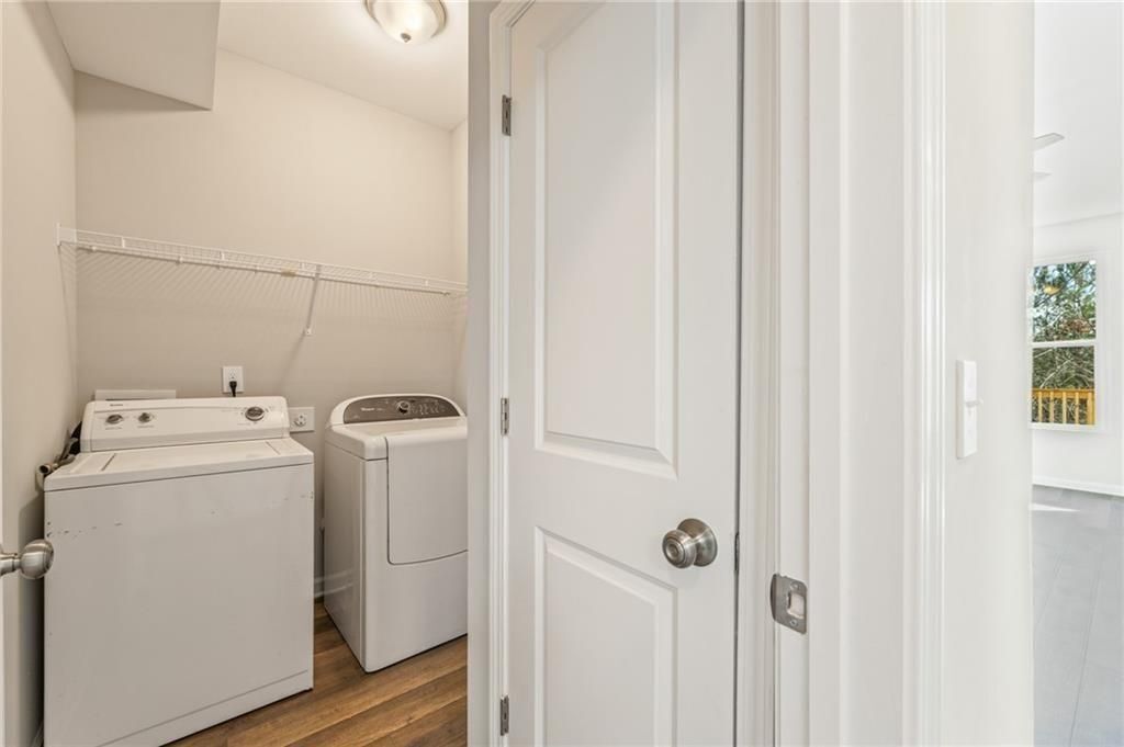 Building Photo - 978 Valley Rock Dr