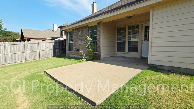 Building Photo - 3305 Woodbluff Ln