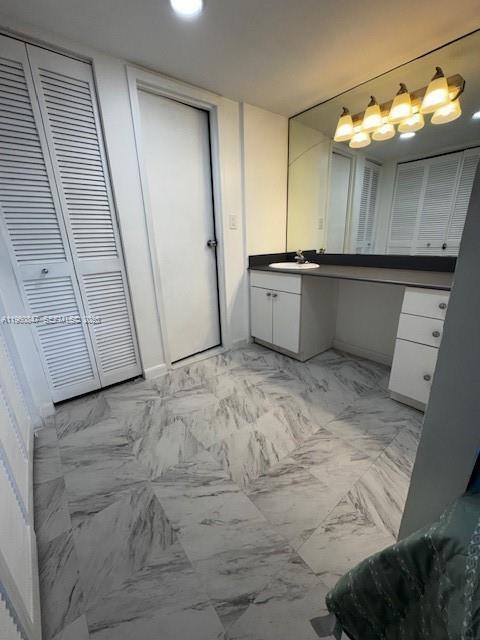 Building Photo - 100 Bayview Dr