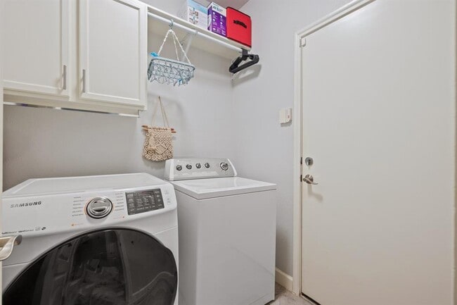Building Photo - 5707 Marchmont Ln