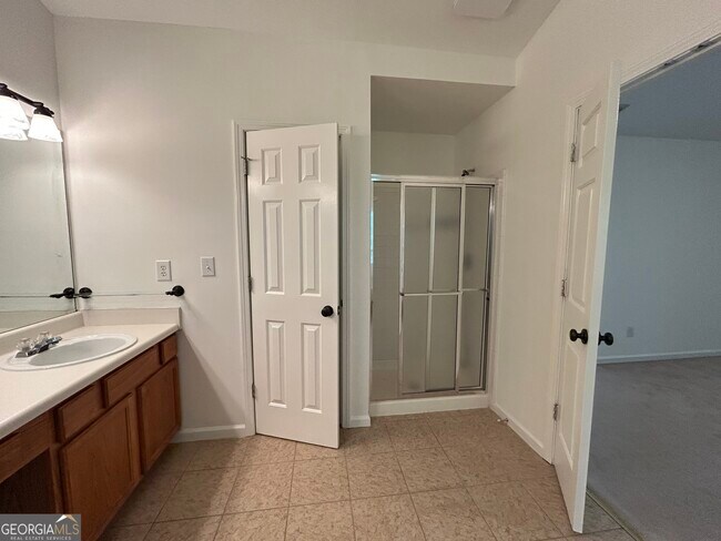 Building Photo - 665 Arncliffe Ct