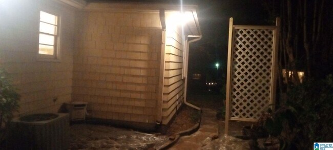Building Photo - 5705 6th Ct S