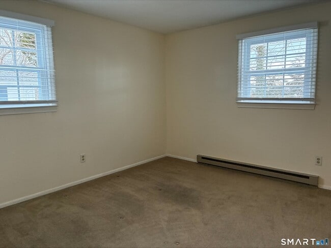 Building Photo - 26 College St