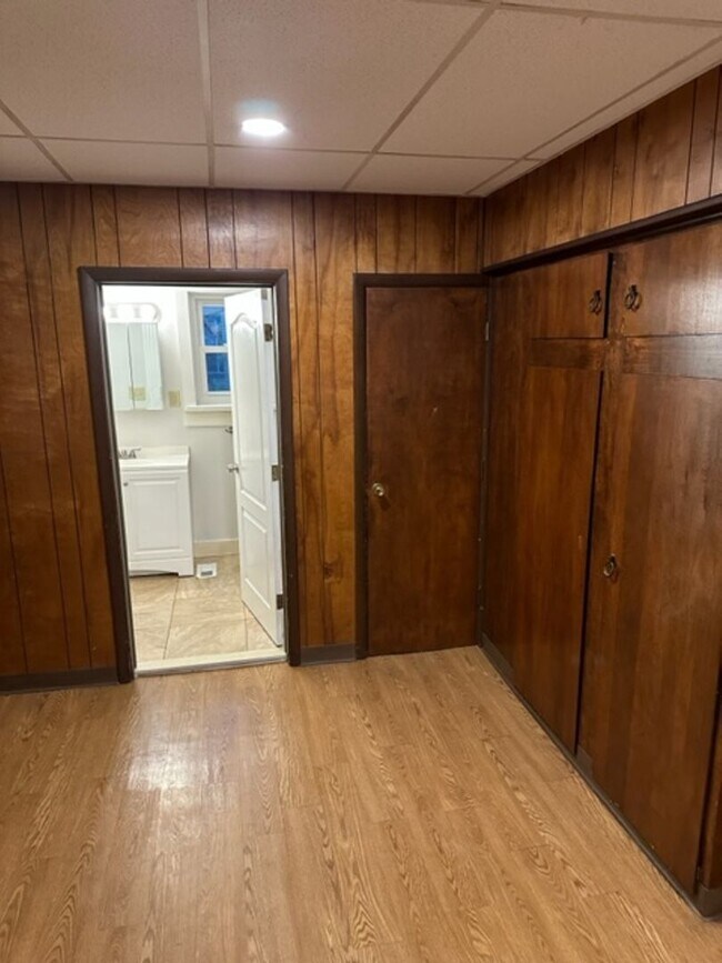 Building Photo - 605 E Buchtel Ave