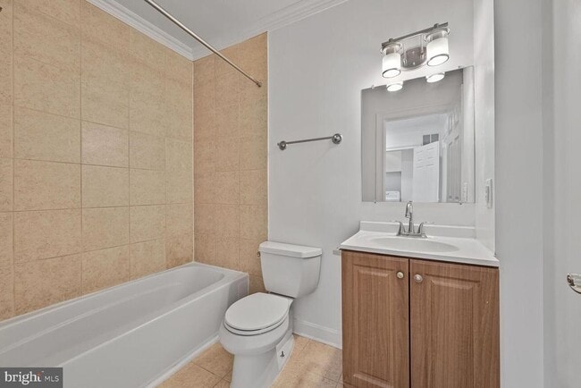 Building Photo - 2433 3rd St NE