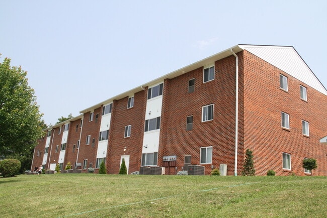 Building Photo - Craigmont Manor