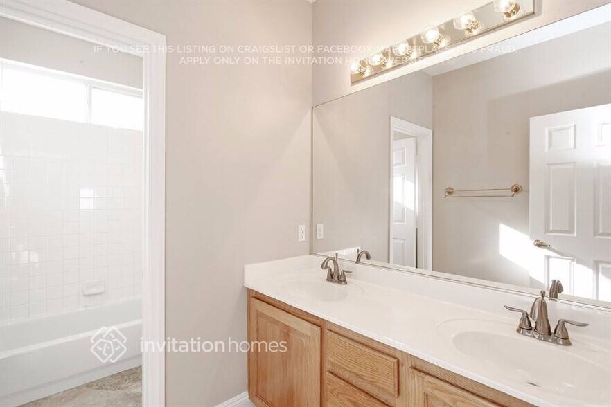 Building Photo - 592 Kavanagh Pl