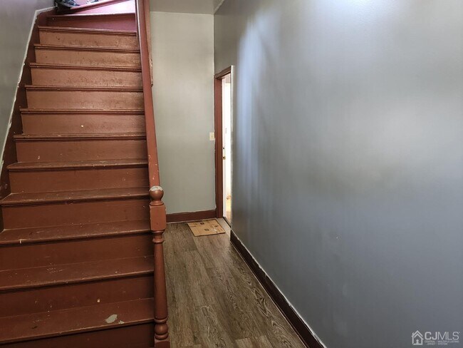 Building Photo - 1699 W 4th St